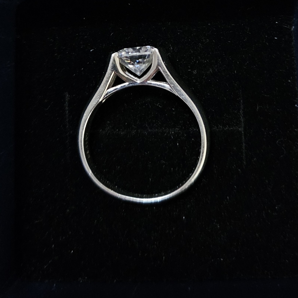 2 carat moissanite sterling silver ring size 8.5